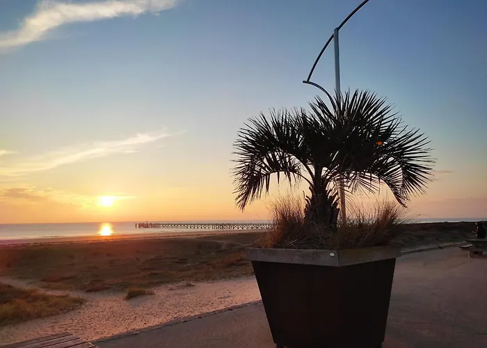 Avec Balcon, Parking, Proche - Fr-1-652-27 Apartamento